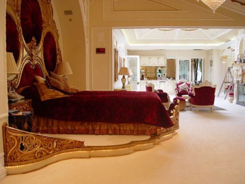 palatial house master bedroom
