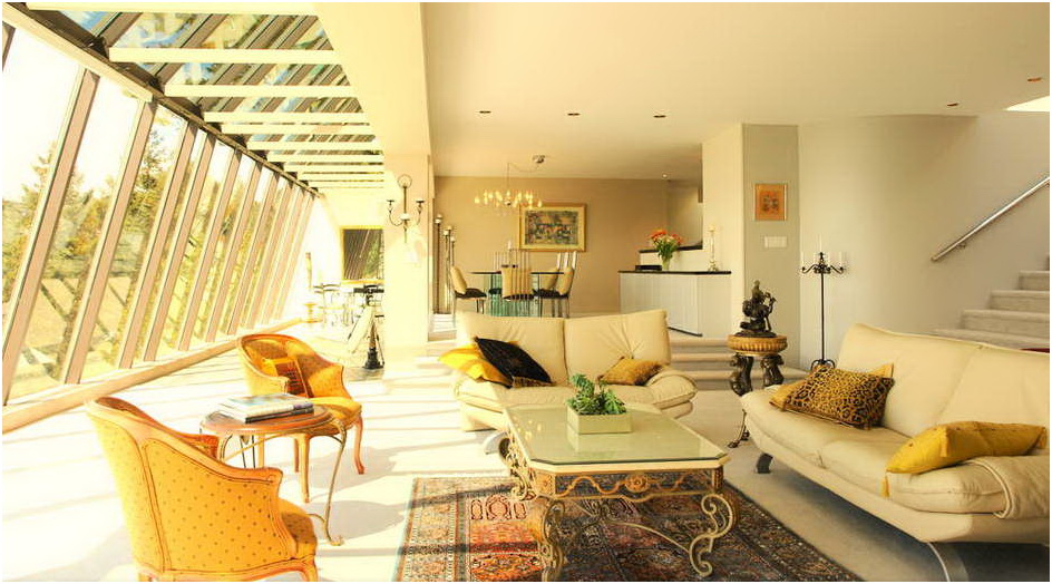 Gelben-modernen-Wohnzimmer-Interieur-Design-mit-modernen-Sofa-und-Liegen