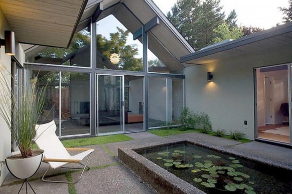 [تصویر:  Atrium-Court-yard-ideas-with-water-feature-582x387.jpg]