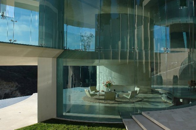 glass walls gorgoues home