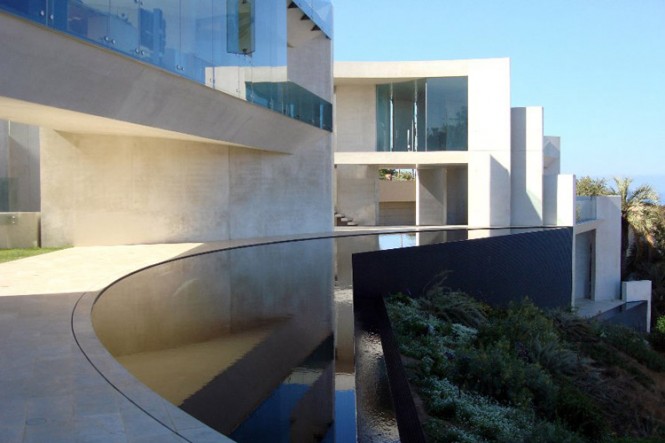 massive-house-665x443.jpg
