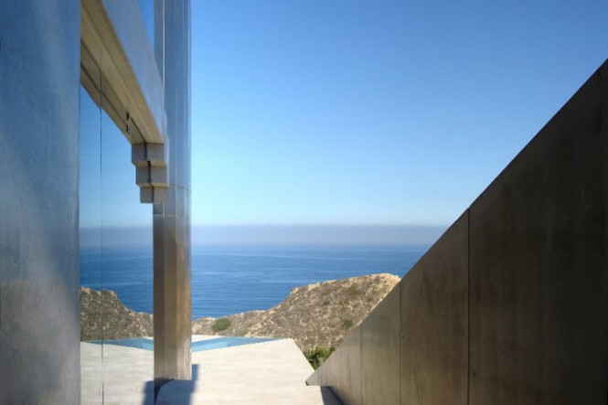 view-of-the-sea-665x443.jpg