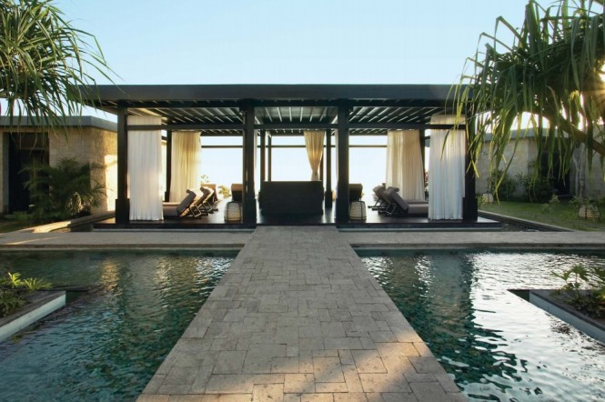 awesome relaxation spot 665x442 Stunning Bulgari Resort in Bali