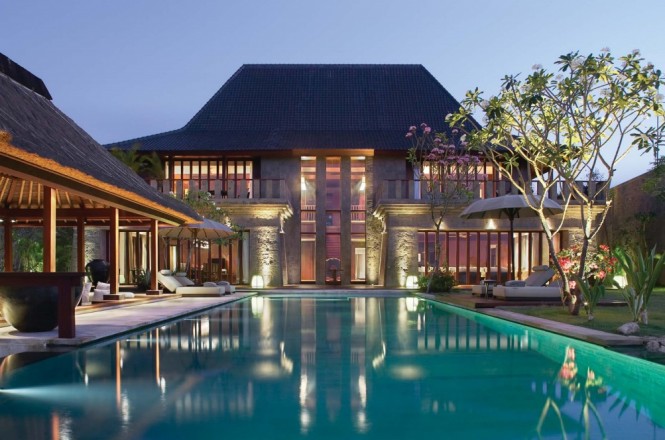 glorious pool 665x440 Stunning Bulgari Resort in Bali