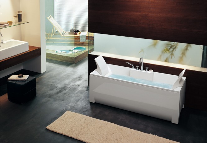 rectangular bathtub