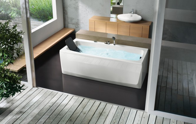 rectangular bathtub with head rest