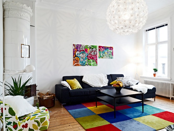 colors and patterns intertwine in contemporary traditional living room