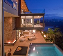 Hollywood cantilevered deck