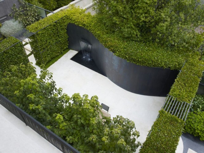 Via ArteArchitecturalYou don't always have to stick to a straight sided yard, fashion a curved wall to throw off dimensions.