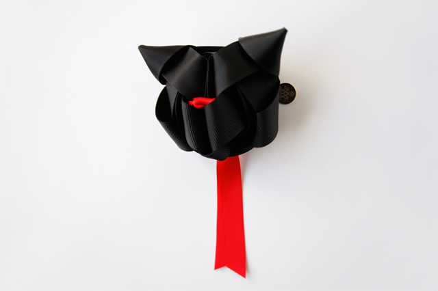 cat shaped ribbon decoration