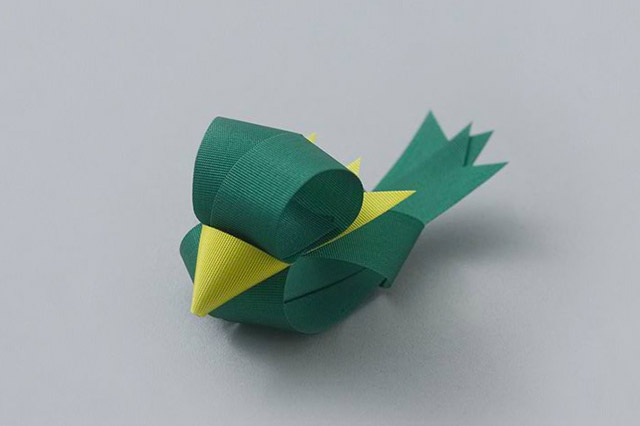 green-bird-ribbon