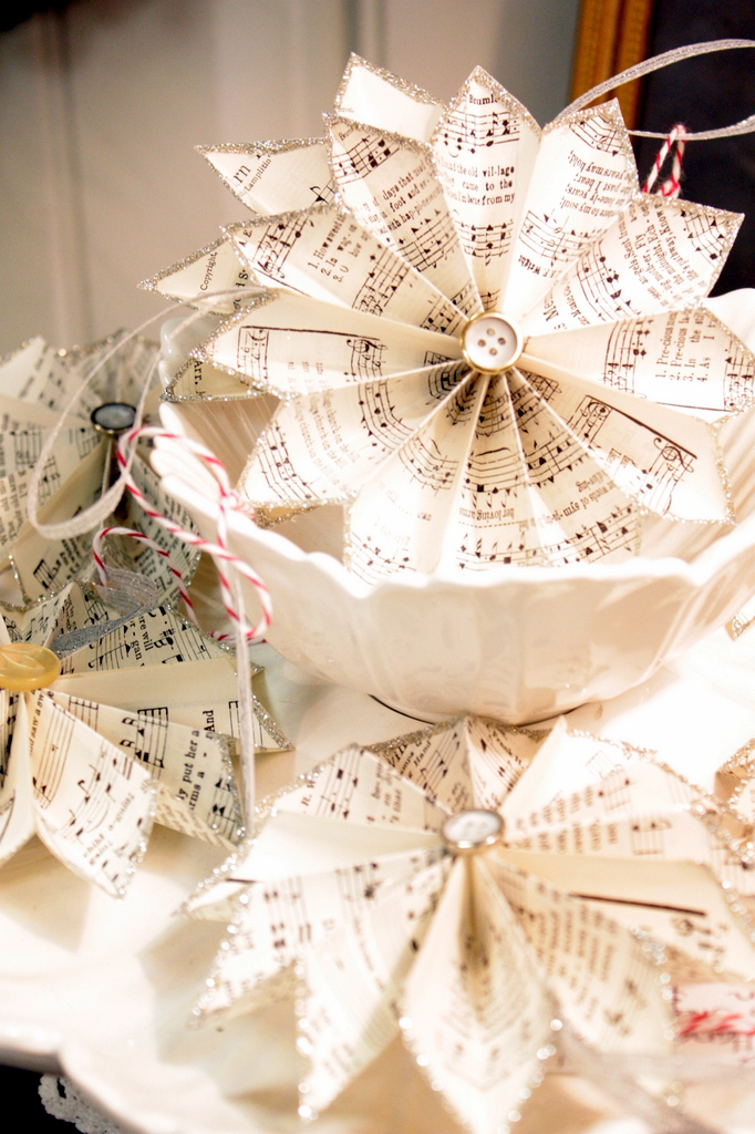 These sheet music pinwheels offer a Victorian touch to the table. They're a terrific DIY design element.