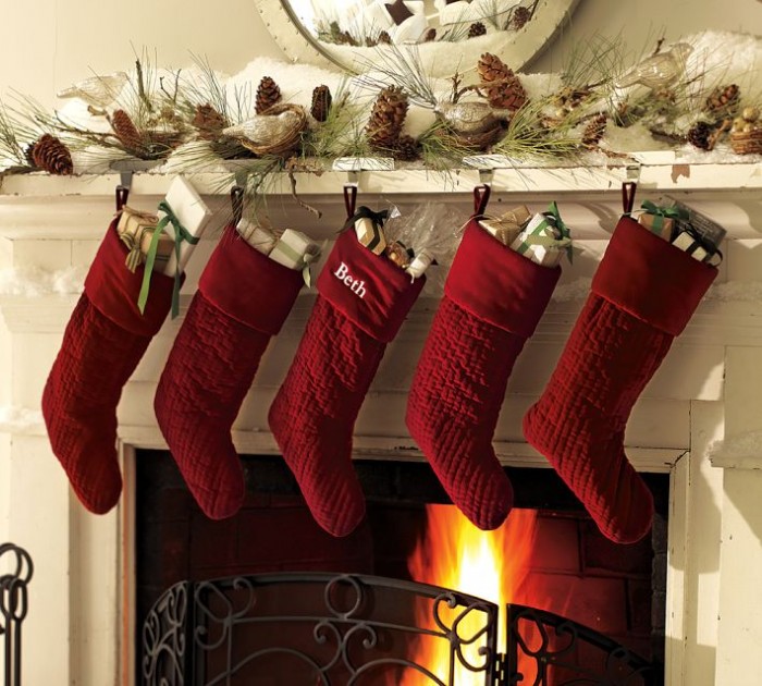 fireplace mantel christmas decor