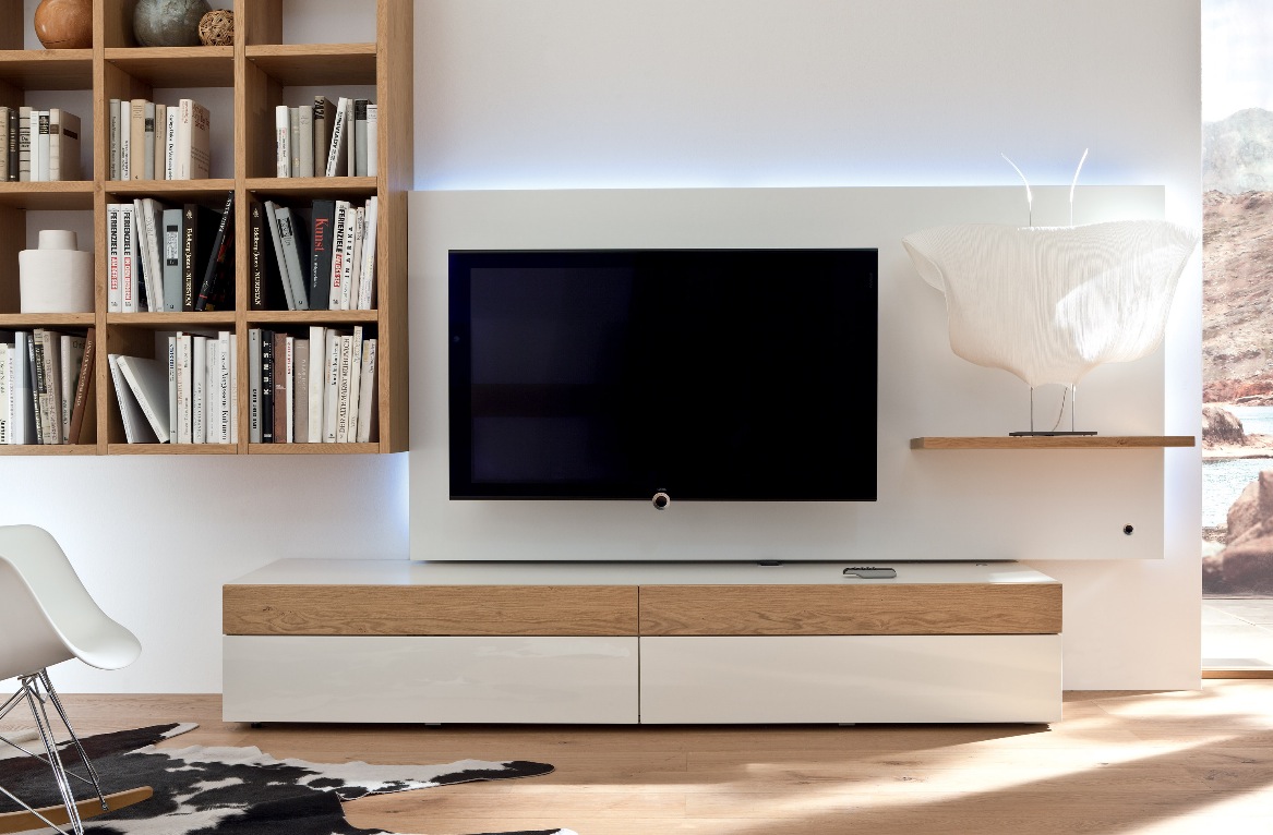 With its simple white finish and light unfinished wood accents, this 