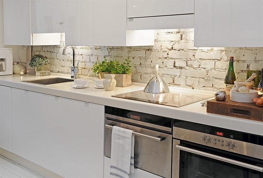 White Kitchen Backsplashes Ideas