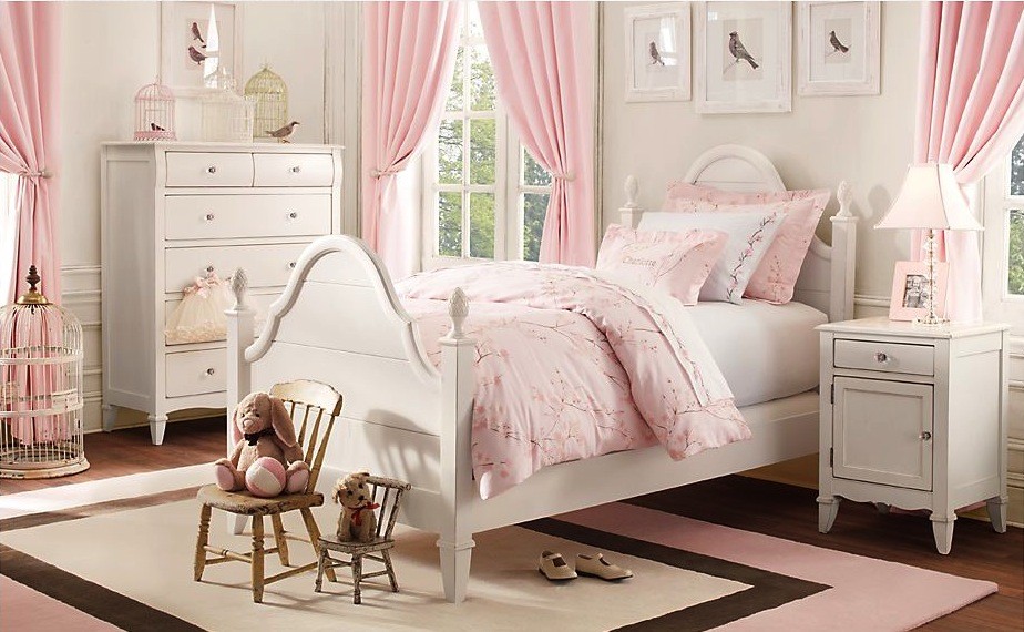 http://www.home-designing.com/wp-content/uploads/2013/02/3-preteen-girls-bedroom-24.jpeg