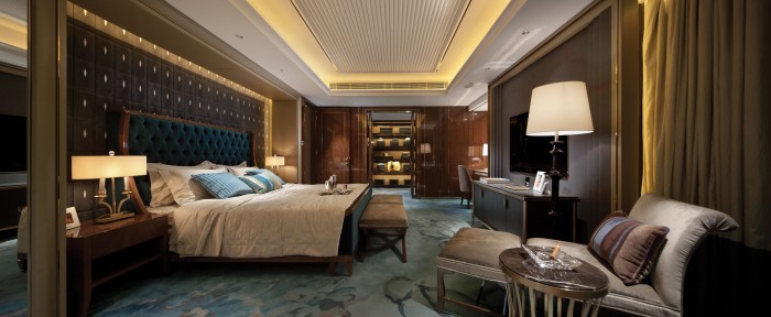 opulent blue and brown bedroom panorama