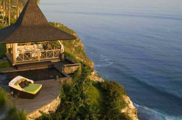 Balinese cliffside accommodation with ocean views