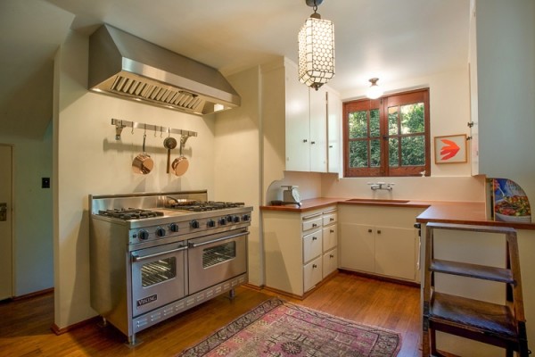 Frank Lloyd Wright Millard House kitchen range