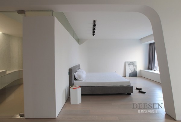 bedroom entrance sleek white with black rail lighting