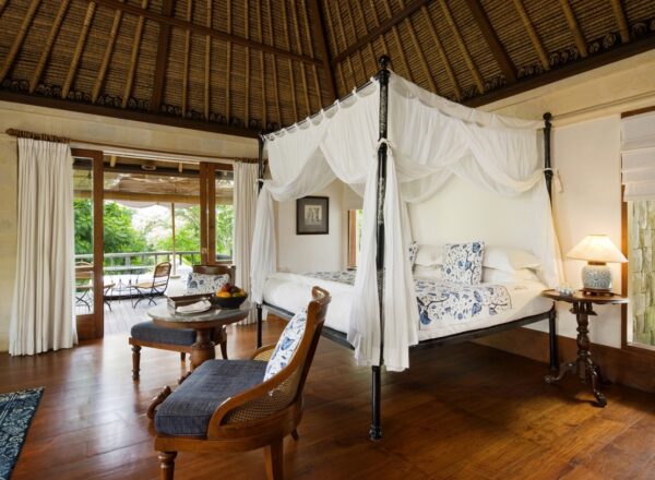 Though fundamentally organic, the interiors offer a dramatic wooden contrast to the green of their surroundings that can be appreciated from almost any set of indoor co-ordinates. Thatching (usually made up of coconut or sugar palm leaves) and exposed beams are softened by a liberal use of white in both bedding and soft furnishings, and guests are romanced by the addition of mosquito netting which hangs in tandem with neutral window treatments in each of the suites.