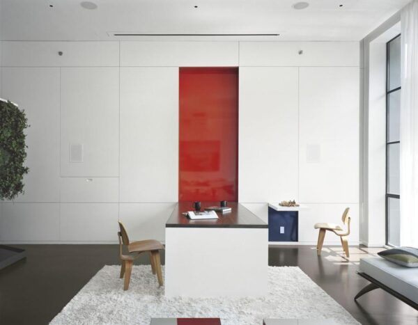 Pulltab Design- high gloss white office with featured red pannel