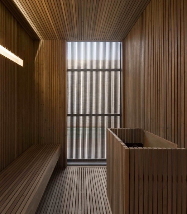 Marcio Kogan's Casa Lee Concrete House- sauna