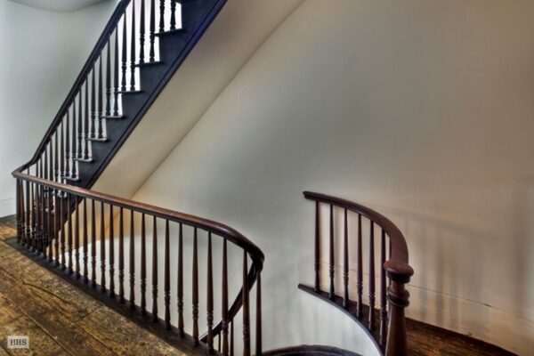 annie lebovitz apartment staircase