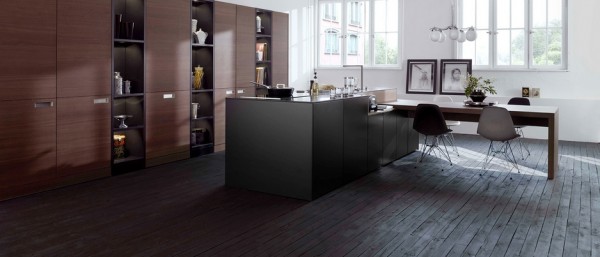 Finally, this dramatic burgundy and black combination offers an alternative to a palette that is more commonly associated with kitchens. However, such a combination relies heavily on the greater space to provide the necessary natural light, which is why it is best suited to the setting pictured here.