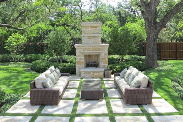 Outdoor Living Space 18