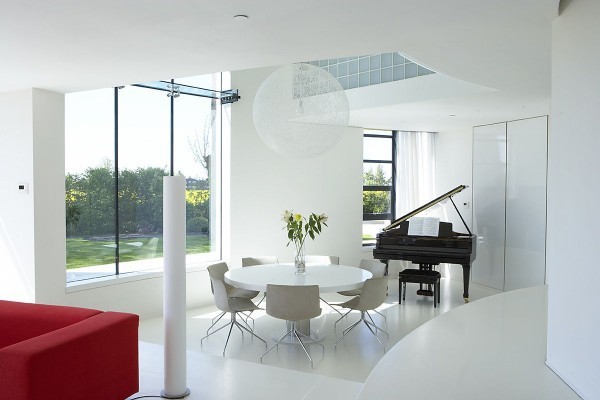 Minimalist Tower Home Dining Room 1