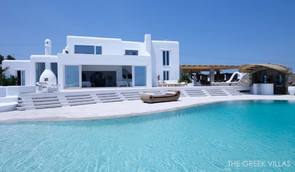 mediterranean villa pool