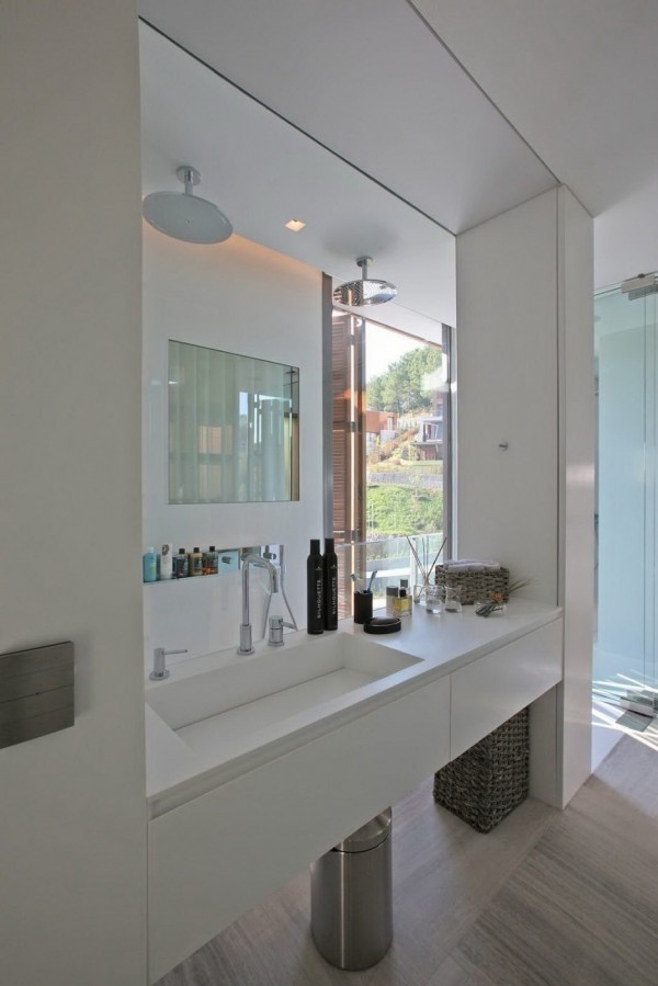 glass wall bathroom shower