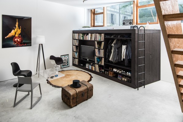 Though the cube offers a tremendous amount of storage space, its size does not overwhelm the Bern apartment. Instead, it acts as a focal point for visitors. Tucking it away in the corner also means it does not consume valuable floor space.