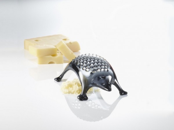 Apparently hedgehogs can be very practical companions. This one serves as a mini cheese grater.