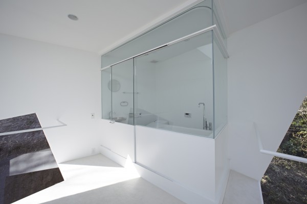 A bathroom is not the most unusual place to see a cube shape used, but this particular one is encased entirely in glass. The removed location of the cabin allows anyone inside the room to see all the way to the outside while still maintaining privacy, which is perhaps the ultimate luxury.