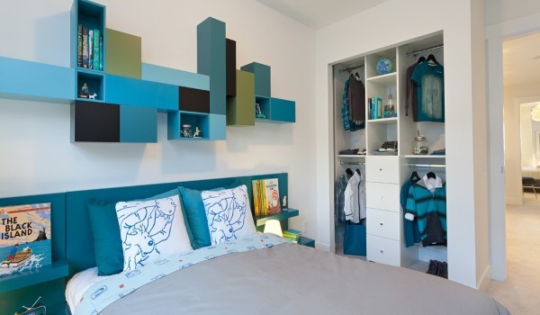 turquoise bedroom