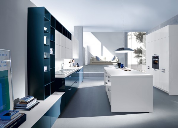 white kitchen island 600x433 Chia sẻ cách tân trong thiết kế nhà bếp hiện đại theo phong cách Italia