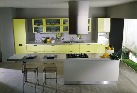 Piramide yellow kitchen