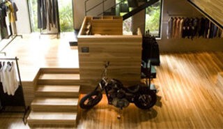 Retail Design: Showroom In Wood