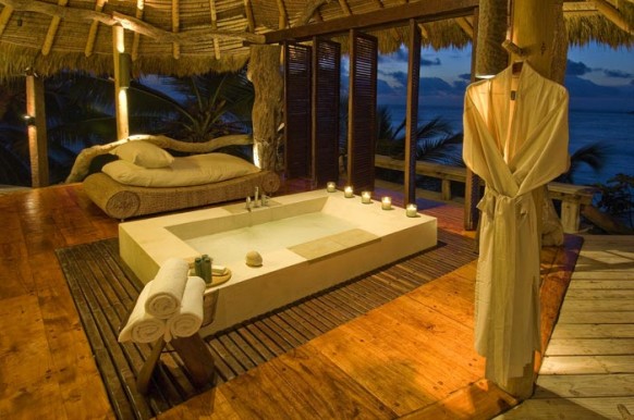 Private Island Seychelles - the bath