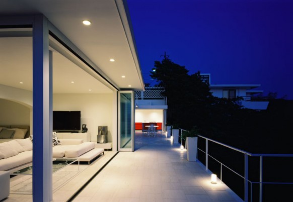 house on pacific ocean