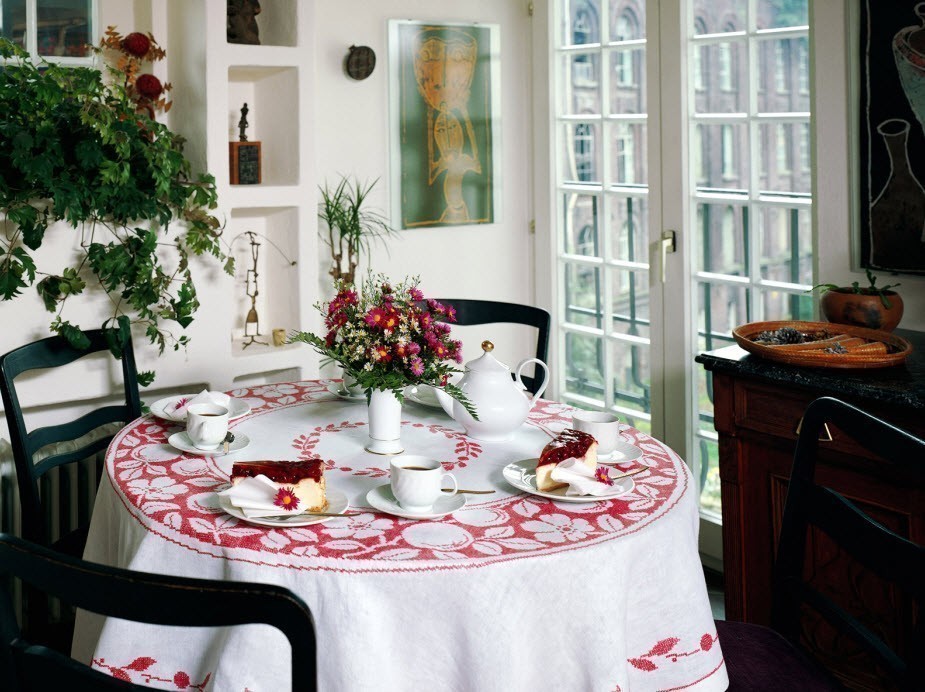 cottage dining