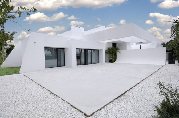 13 gorgeous white backyard