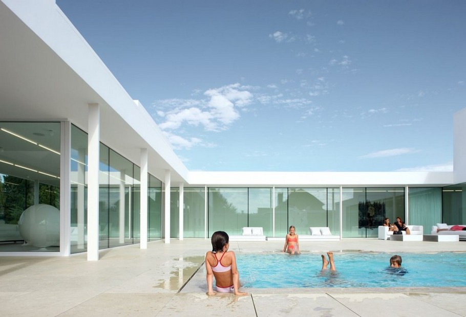 Contemporary Villa VH by Beel Achtergael Architecten luxury pool