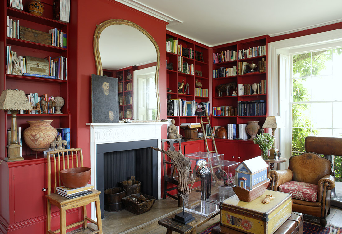 the geeky red study room