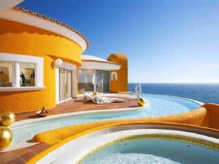 Mesmerizing Villa in the Spanish Coast