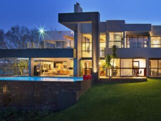 Beautiful Architecture: House with Pool in Johannesburg