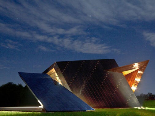 18.36.54 House: Structurally Awesome