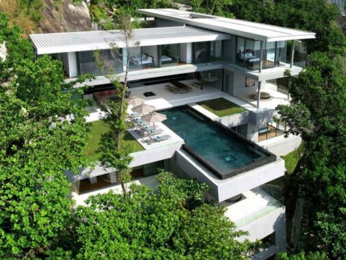 Majestic Thai Villa Overlooking The Ocean